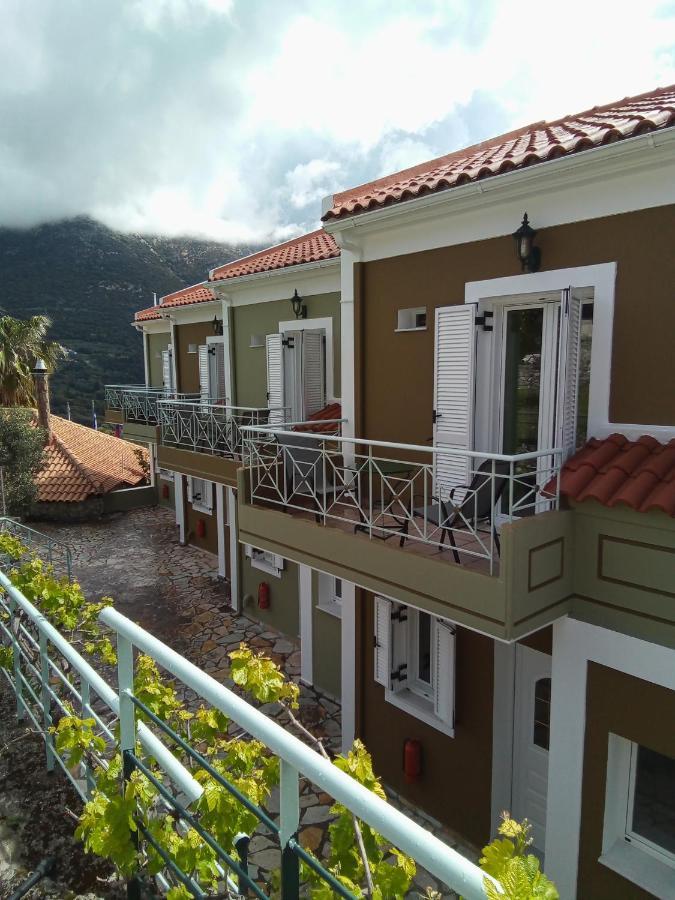 Dogis Retreat Apartment Agia Efimia Exterior photo